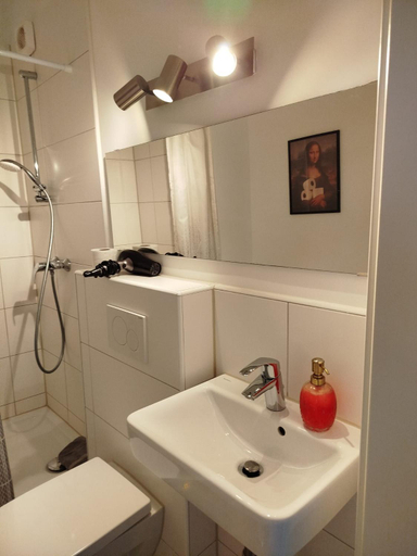 Bathroom 4, Guesthouse - Weeze Rooms, Kleve