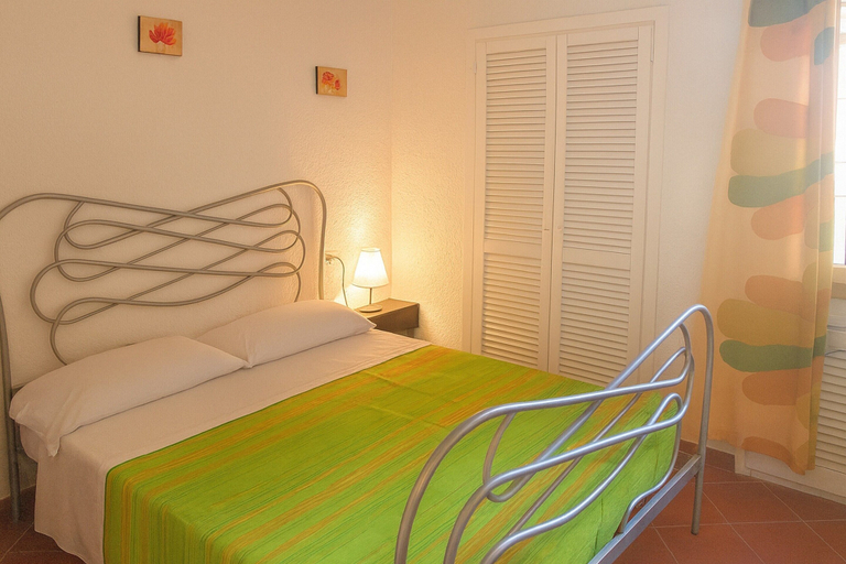 Room 4, Apartment in Olbia With Shared Garden, Olbia-Tempio
