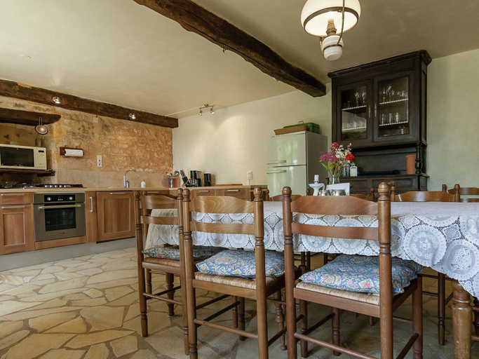 Private kitchen 5, Cottage in Les Eyzies-de-tayac-sireuil With Pool, Dordogne