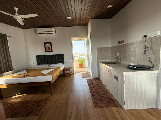 Others 3, Chandralok Service Apartments, Kolhapur