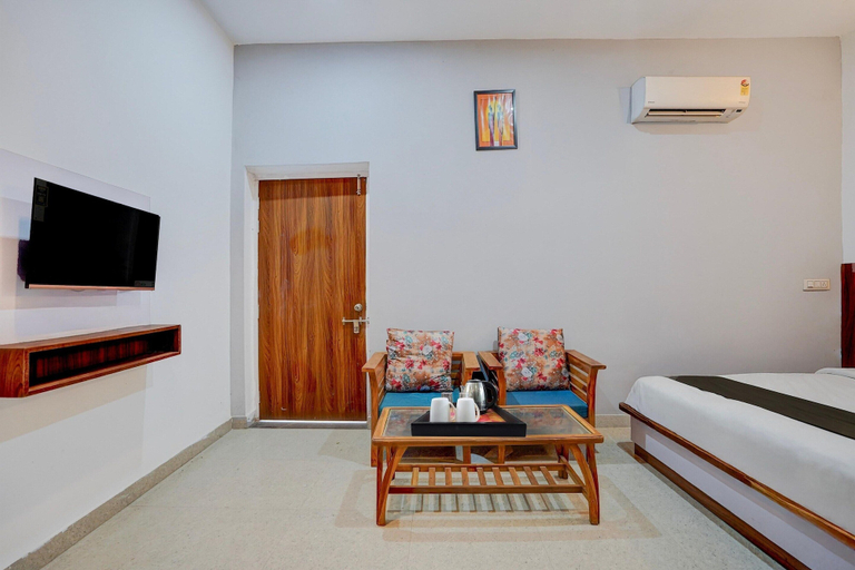 Room 3, Classic Advent Hotel, Gautam Buddha Nagar