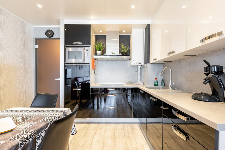 Private kitchen 2, Apartment in Blankenberge With Sea Views, West-Vlaanderen