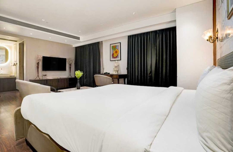Room 3, Townhouse Magarpatta City Emerald, Pune