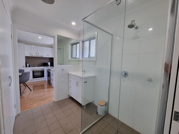 Bathroom 3, Jesmond Short Stay Apartments, Newcastle - Outer West