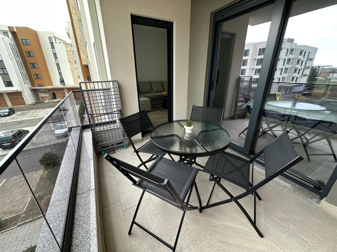 Others 5, Boulevard Apartments Meti