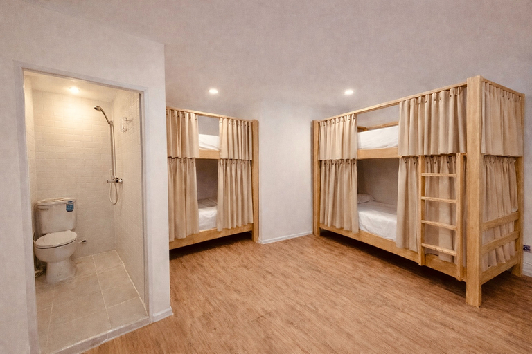 Others 2, Hostel 159, Phaya Thai
