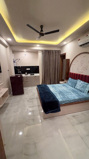 Room 4, Infinity Stay, Jaipur