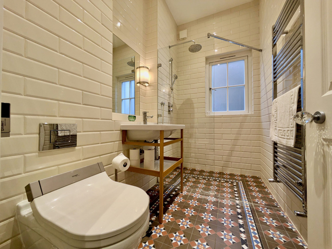 Room 5, Stunning Family Home in Tulse Hill, London