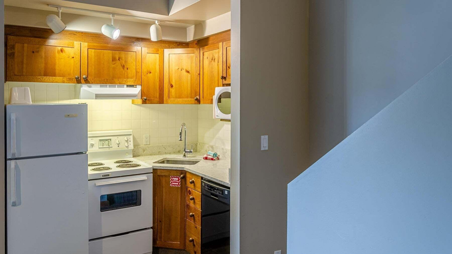 Private kitchen, Cahilty #310 3 Bedroom Home, Thompson-Nicola