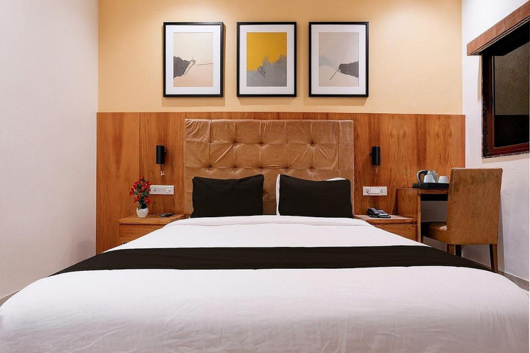 Room 4, Super Townhouse Oak Times Square Le Western, Mumbai Suburban