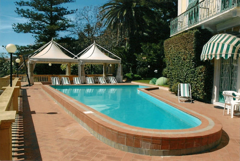 Pool 5, Wohnung in der Residenz Porto Maurizio, Imperia