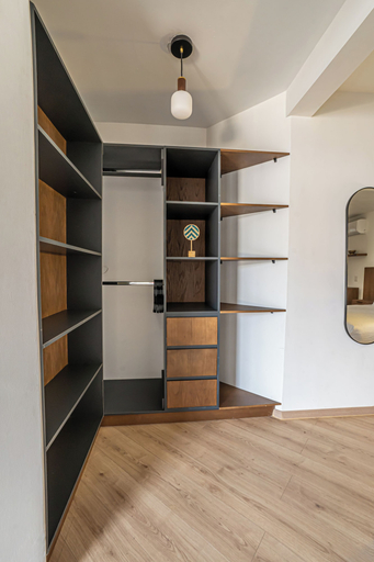 Room 4, Laurelian Lofts, Del Centro