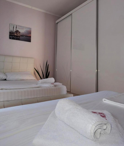 Bedroom 2, Roel's Guest House 1, Pogradecit