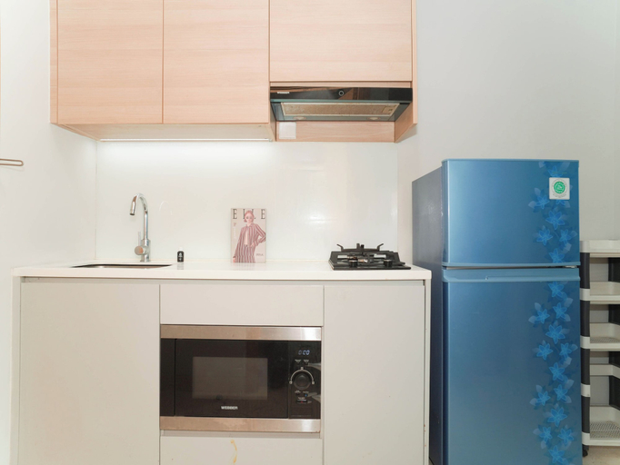Private kitchen 4, Chic And Warm Studio With Super King Bed At Capitol Suites Apartment, Jakarta Pusat