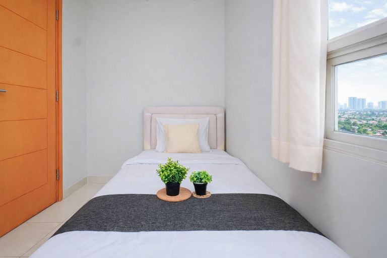 Room 4, 3 Pax Functional 2Br At Cinere Bellevue Suites Apartment, Depok