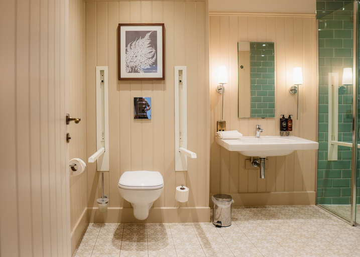 Bathroom 3, The Lion at Malpas, Cheshire West and Chester