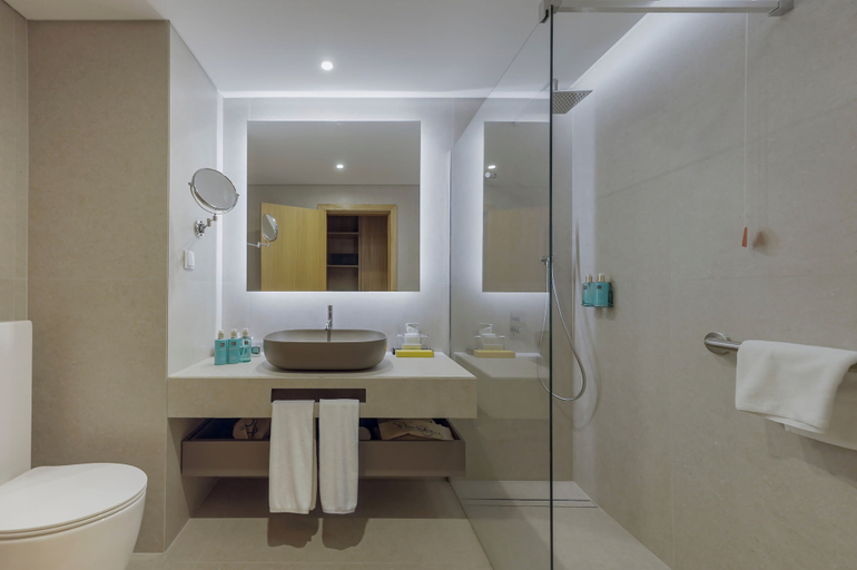 Bathroom 5, PortoBay Serra Golf, Machico