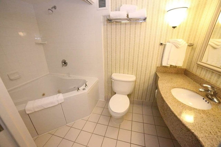 Bathroom 3, Arnot Grand Hotel & Suites, Chemung
