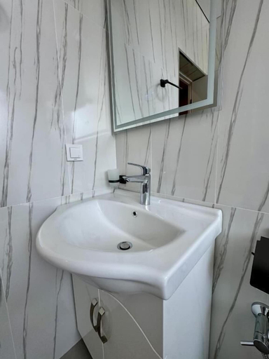 Bathroom 3, MARCO Hotel