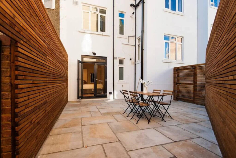 Room 4, Stylish Ground-floor Retreat in Notting Hill, London