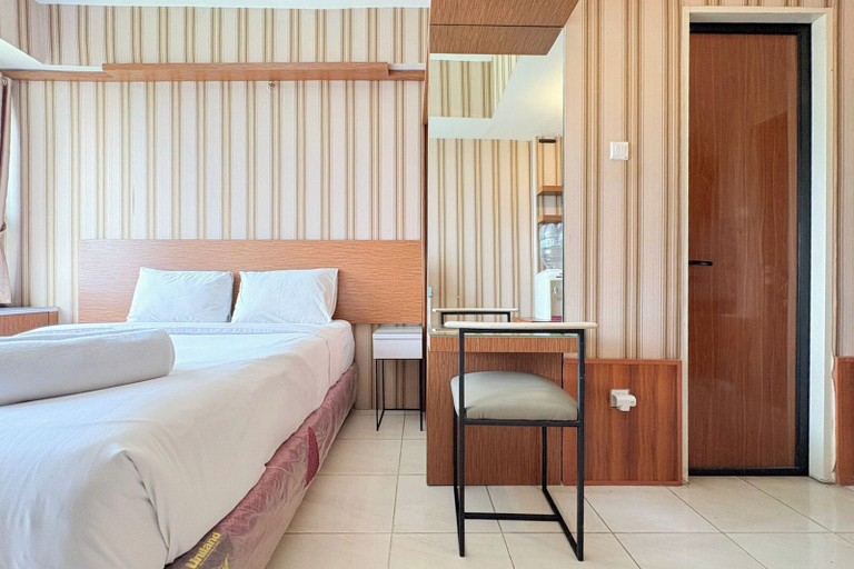 Room 3, Classic Striped Touch Studio At Malioboro City Apartment, Sleman
