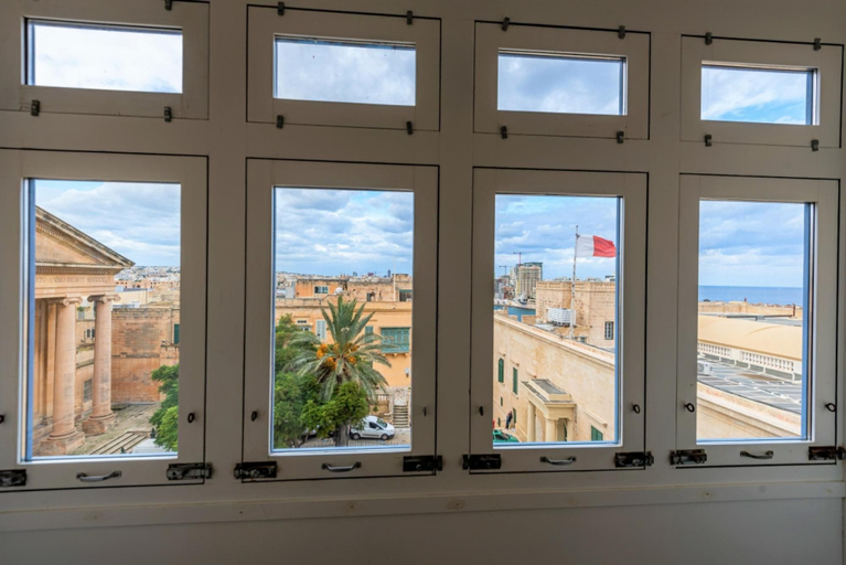 Room 2, Luxury 2BR Valletta Apartment - Square Sea View