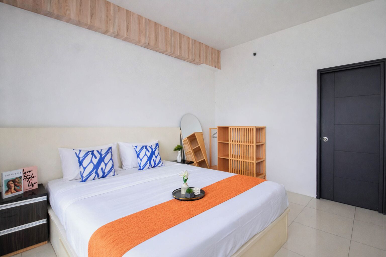 Room 5, 5 Pax Cozy And Airy 3Br At Ambassade Kuningan Apartment, Jakarta Selatan