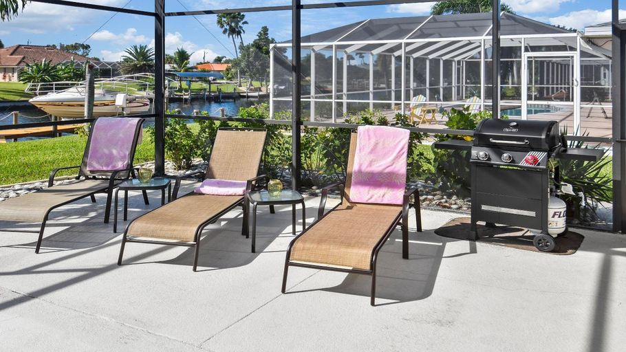 Food & Drinks 4, Timeout -south facing terrace with large pool, Lee