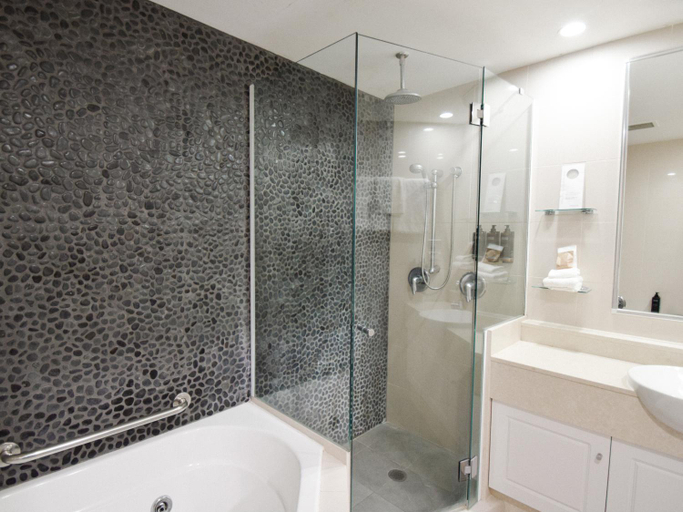 Bathroom 4, Mercure Hunter Valley Gardens, Cessnock