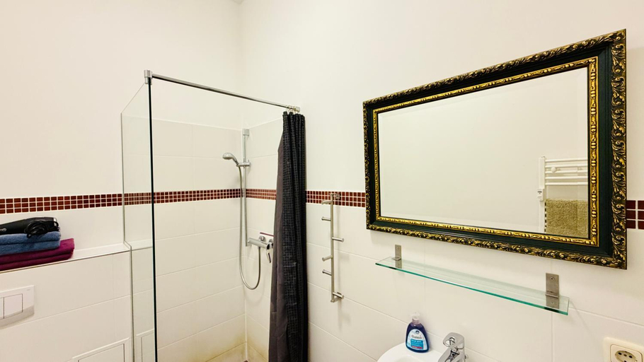 Bathroom 3, Ferienwohnung Klosterstraße, Schwerin