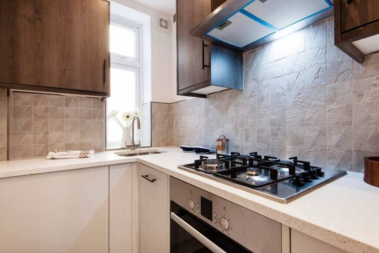Room 2, Stylish Ground-floor Retreat in Notting Hill, London