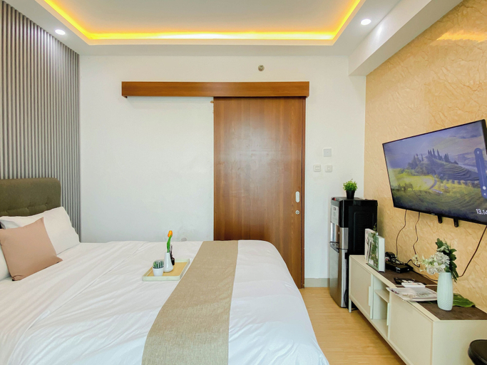 Room 4, Restful Wooden Touch Studio At Apartment Grand Kamala Lagoon, Bekasi