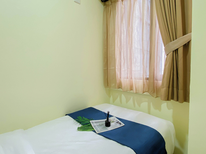 Room 4, Homey And Roomy 3Br At Apartment Meikarta District 1, Cikarang