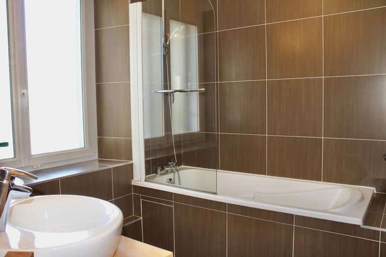 Bathroom 2, Hotel Les Vallees Labellemontagne, Vosges