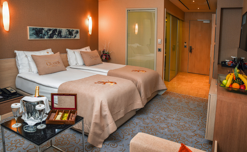 Bedroom 3, Cratos Premium Hotel