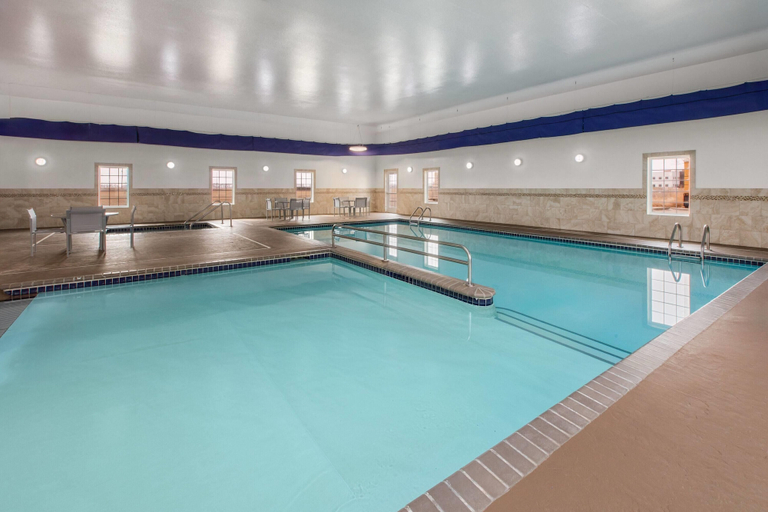 Sport & Beauty 5, La Quinta Inn & Suites by Wyndham Minot, Ward