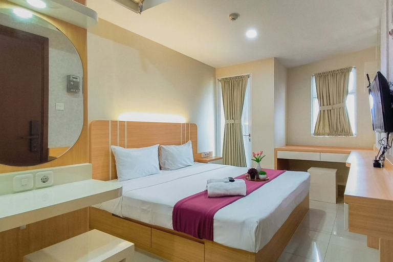 Interior 4, Comfy Modern Look Studio Room At Apartment Grand Dharmahusada Lagoon, Surabaya