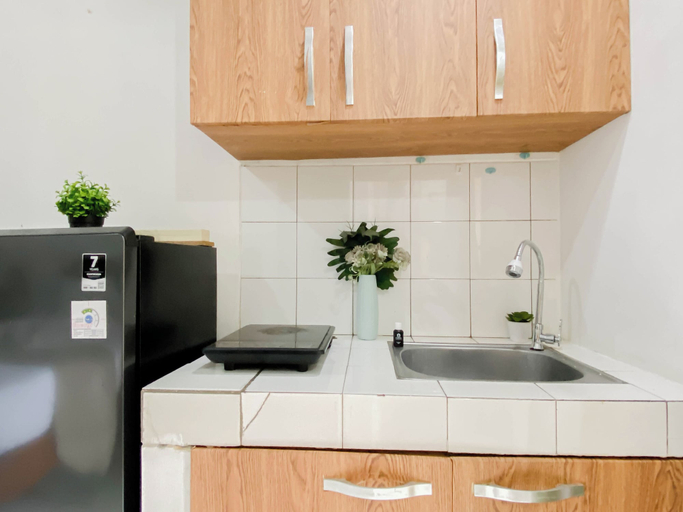Private kitchen 2, Convenient Studio Near Universitas Indonesia At Margonda Residence 2, Bogor