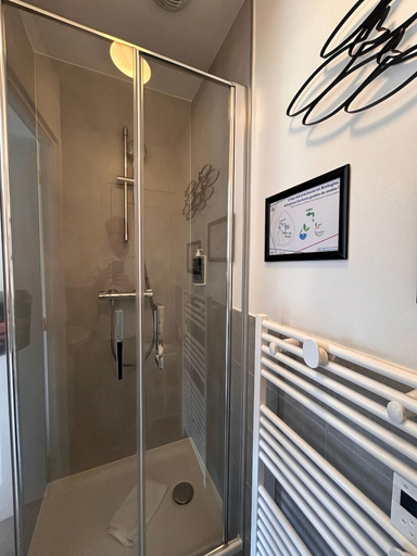 Bathroom 4, BRIT HOTEL Confort Lannion vers Perros-Guirec, Côtes-d'Armor