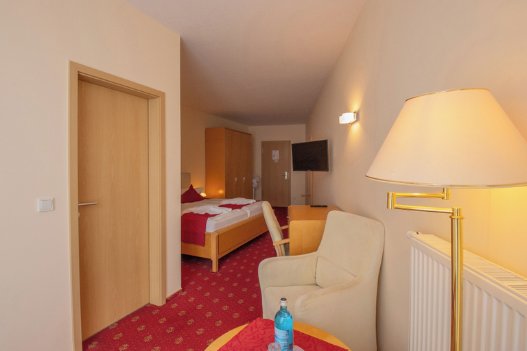 Bedroom 4, Seehotel Grossraeschen, Oberspreewald-Lausitz