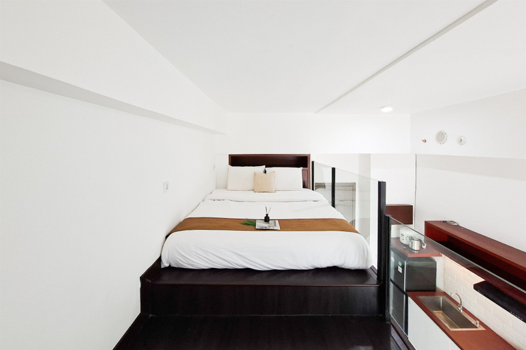 Bedroom 2, Classic Comfy Studio Loft At Apartment Bintaro Icon, South Tangerang