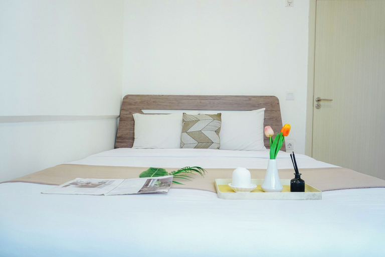 Room 4, Relaxing 2Br With Working Room Apartment Meikarta, Cikarang
