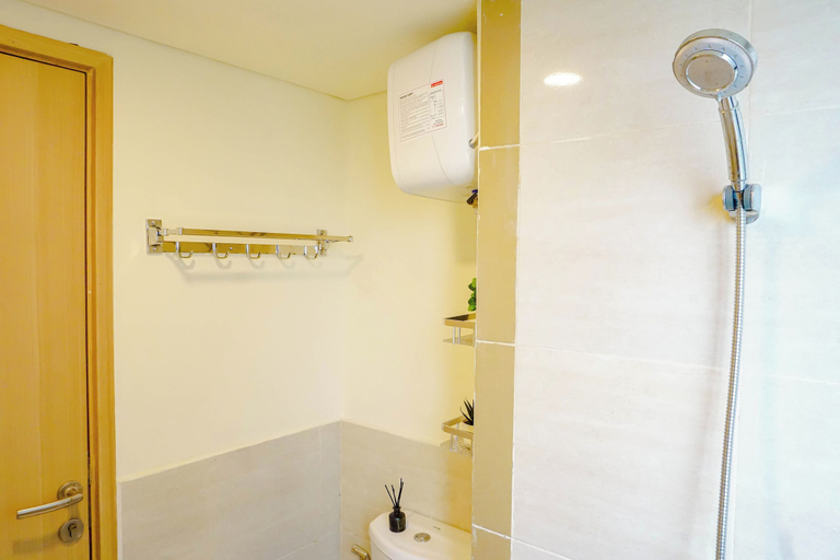 Bathroom 4, 2Br Apartment Near Paramadina University Cikarang At Meikarta, Cikarang
