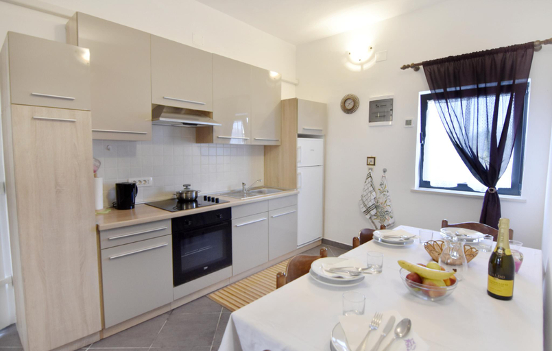 Kitchen 3, Apartment near Kanegra Beach, Umag
