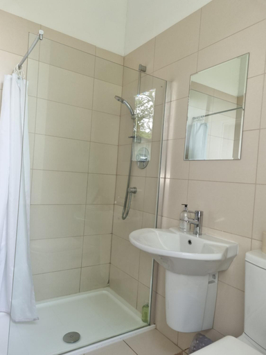 Bathroom 2, Innishewan Farmhouse B&B, Stirling