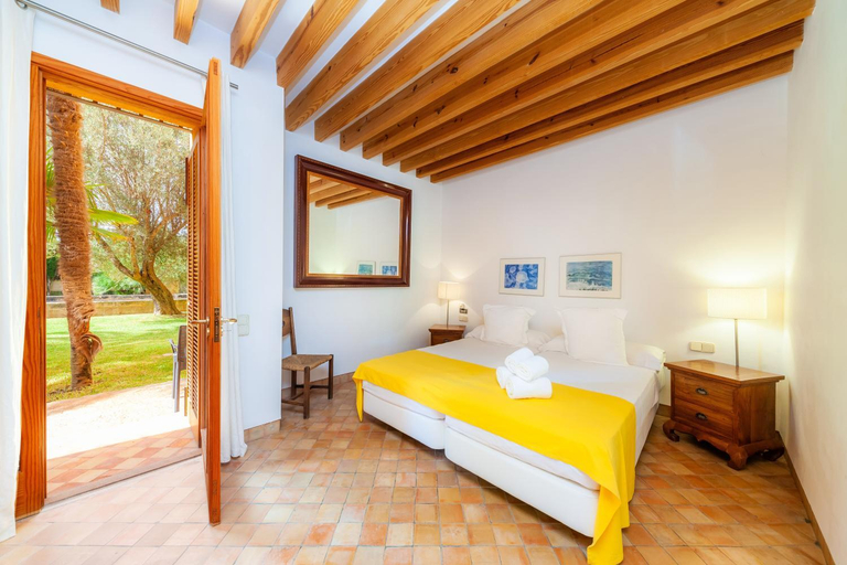 Others 3, Villa Cala Bona, Baleares