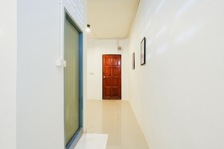 Interior 5, zNAP Ekkamai, Khlong Toey