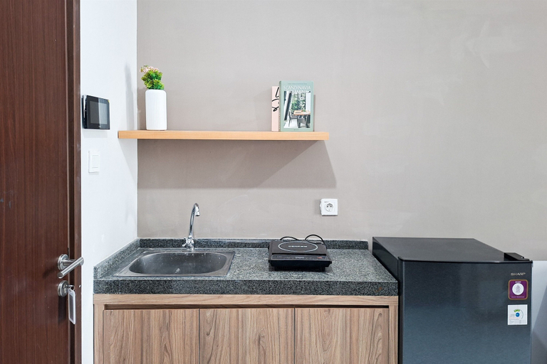 Private kitchen 5, Convenient And Roomy 2Br At Apartment Transpark Bintaro, Tangerang Selatan