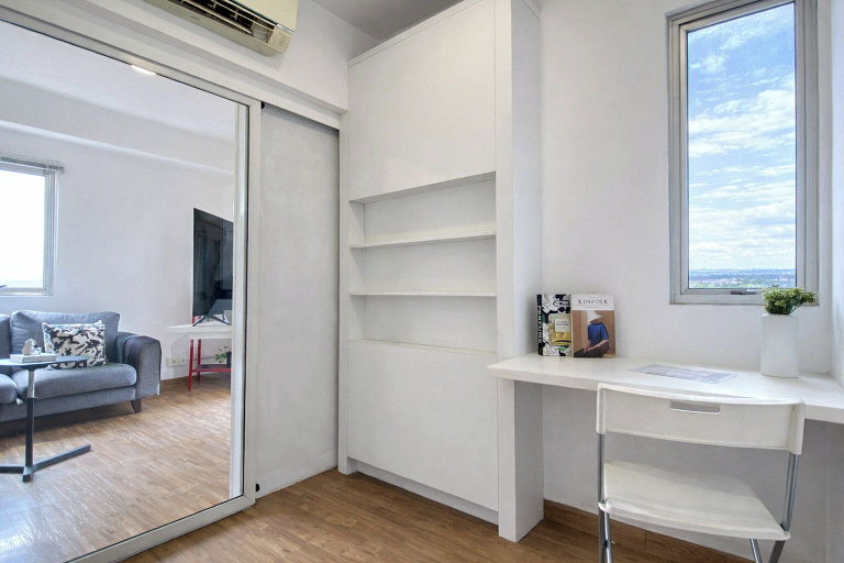 Room 3, Lavish White 1Br With Working Room At Pakubuwono Terrace Apartment, Jakarta Selatan