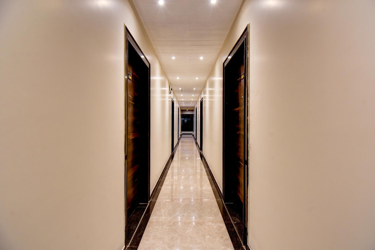 3, Hotel Holiday Plus, Satara